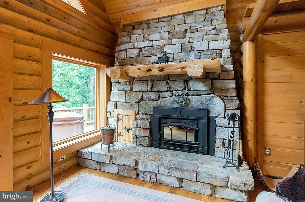 ROUND TOP ESTATES - Residential