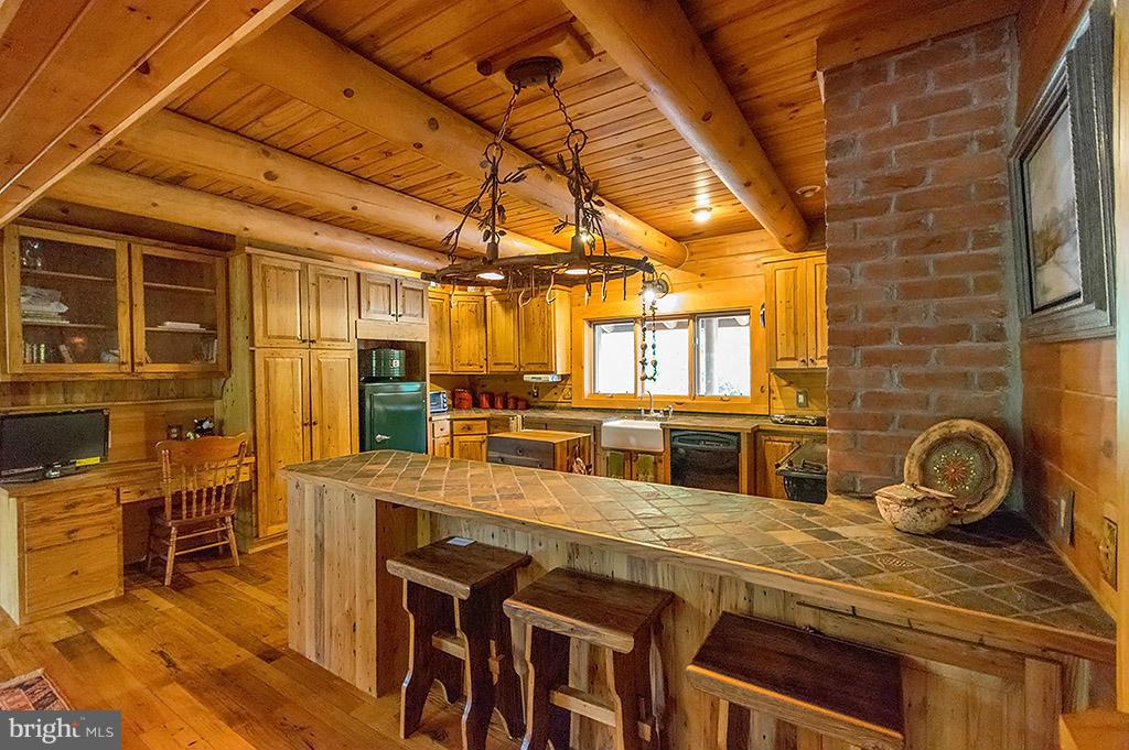 ROUND TOP ESTATES - Residential