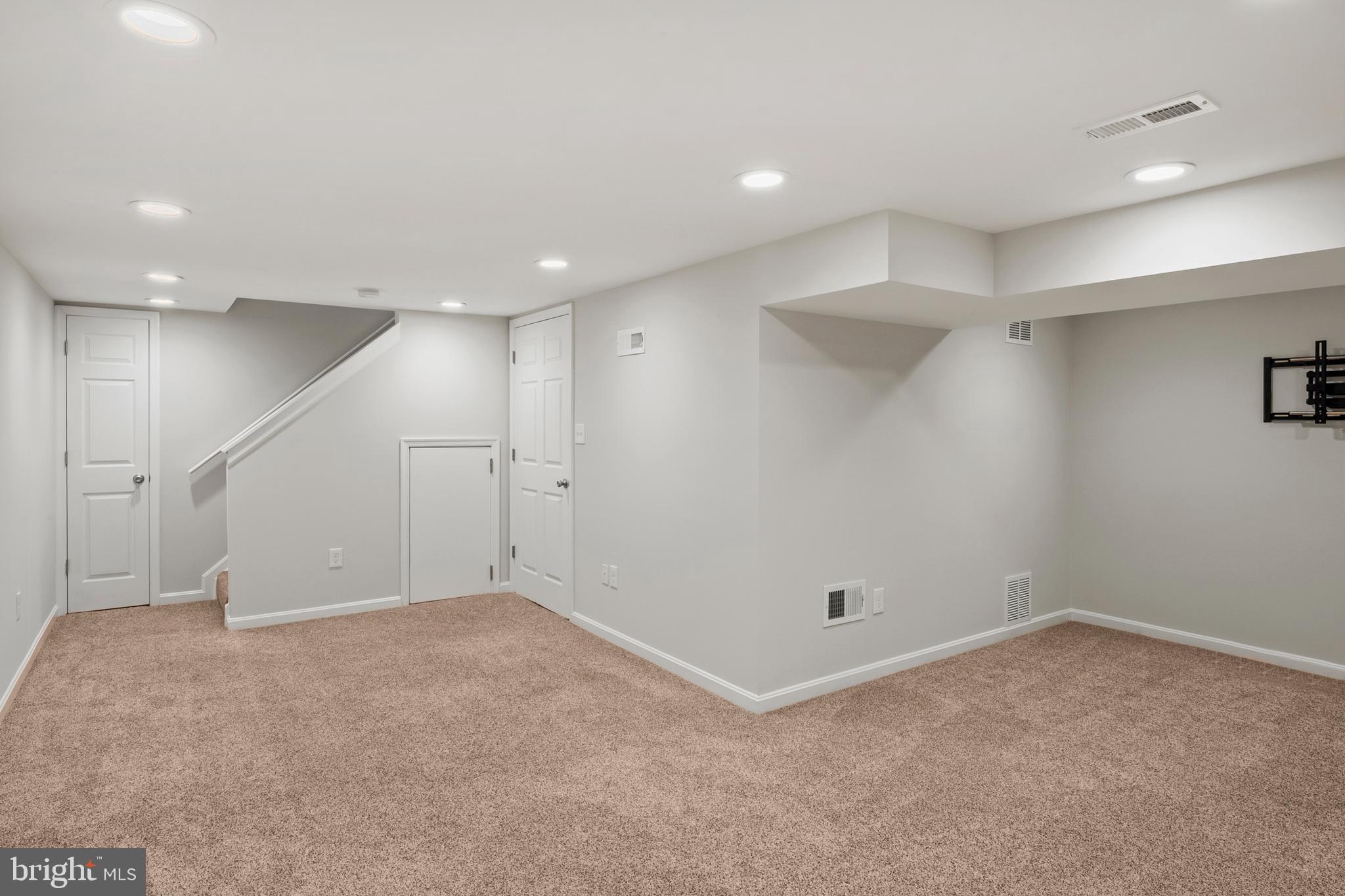 VILLAGE OF HARPERS CHOICE - Residential