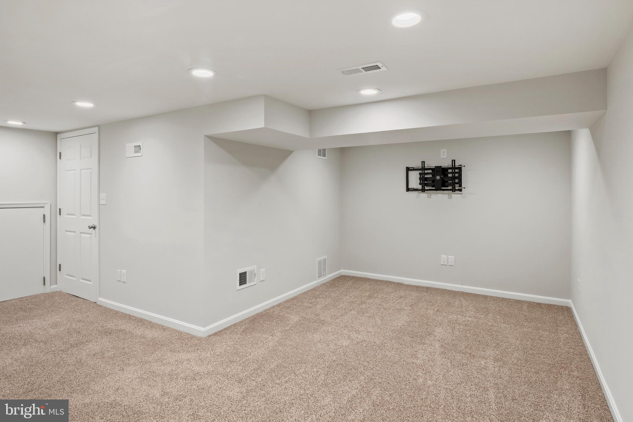 VILLAGE OF HARPERS CHOICE - Residential