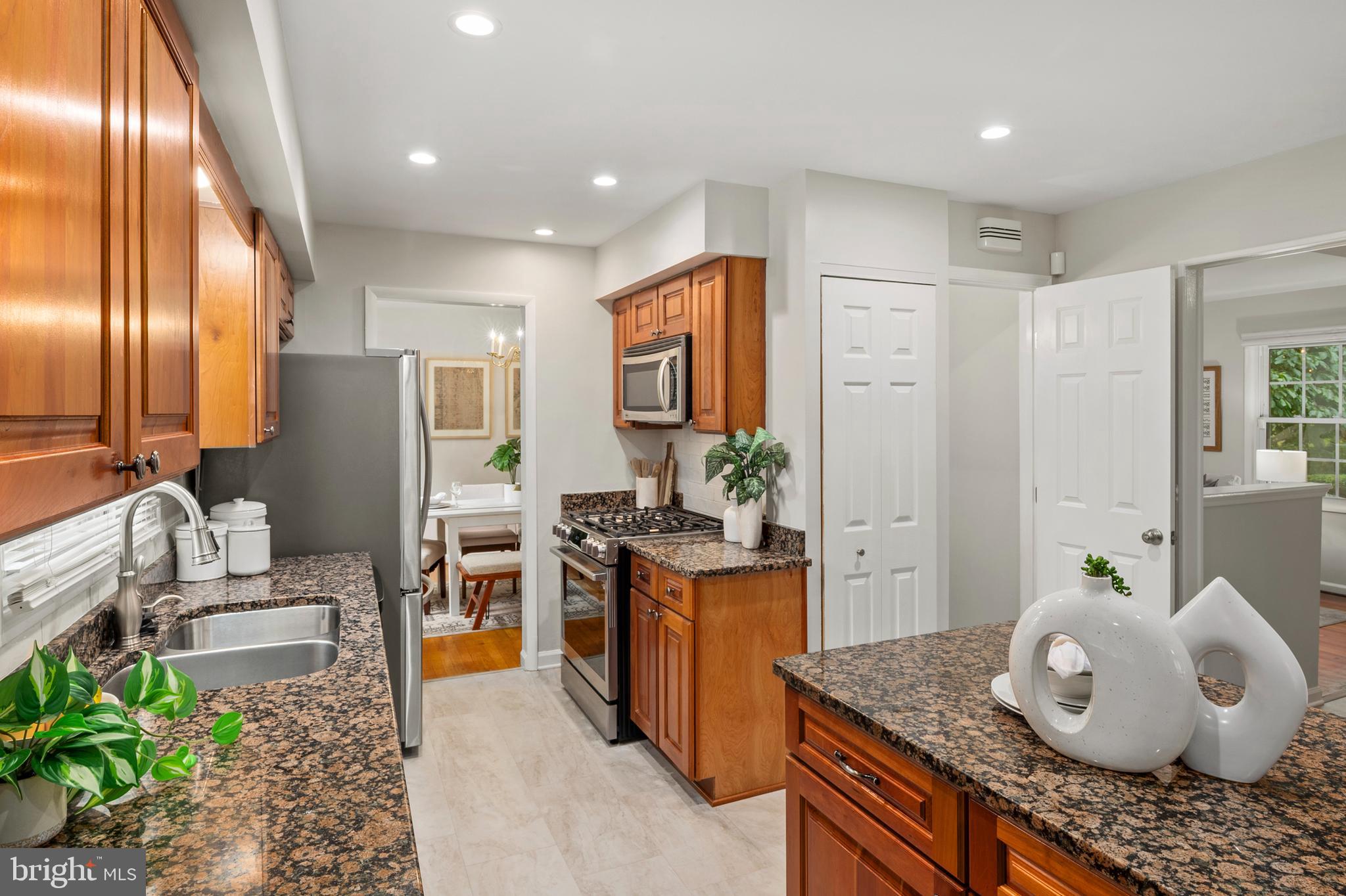 VILLAGE OF HARPERS CHOICE - Residential