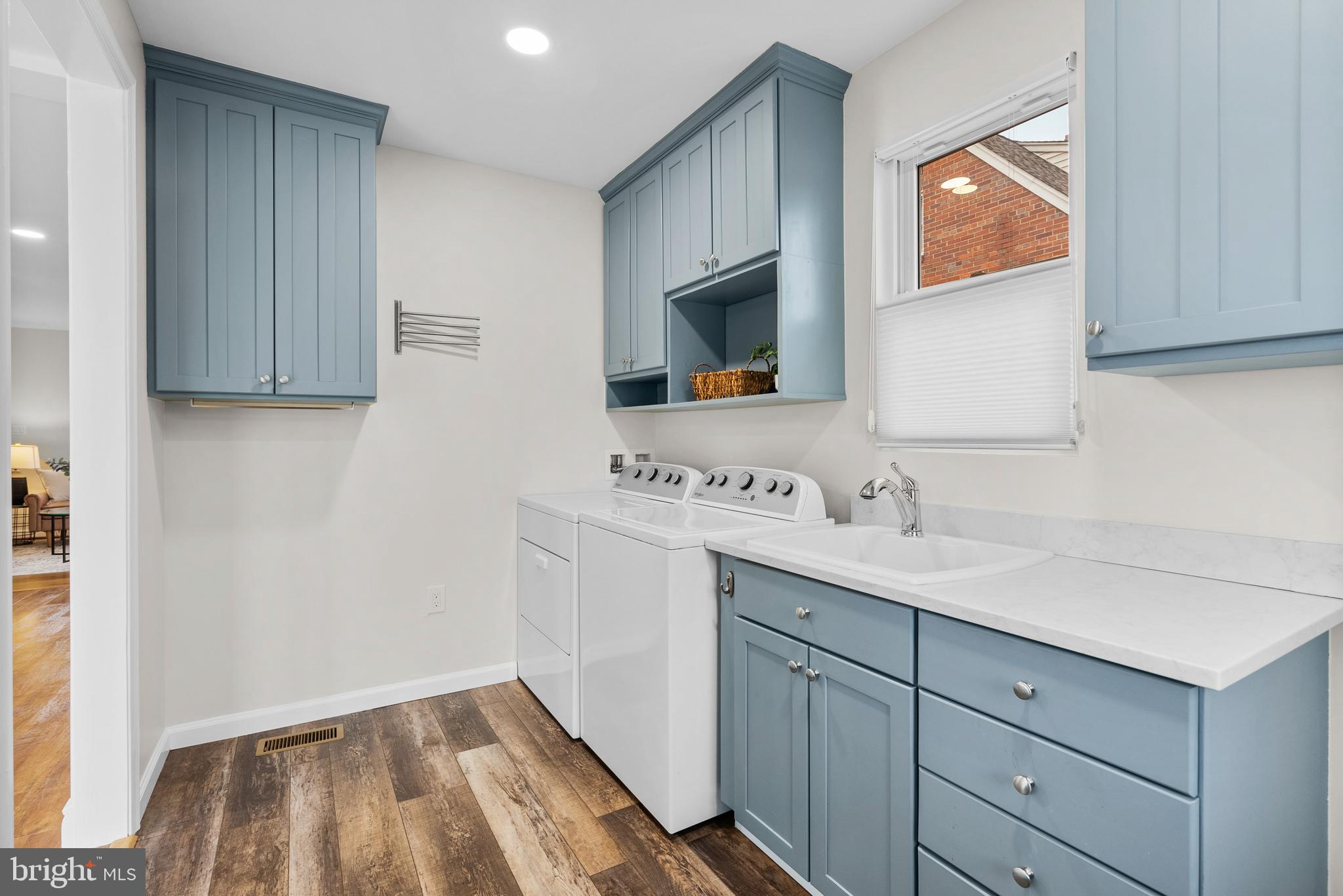 COUNTRY CLUB - Residential