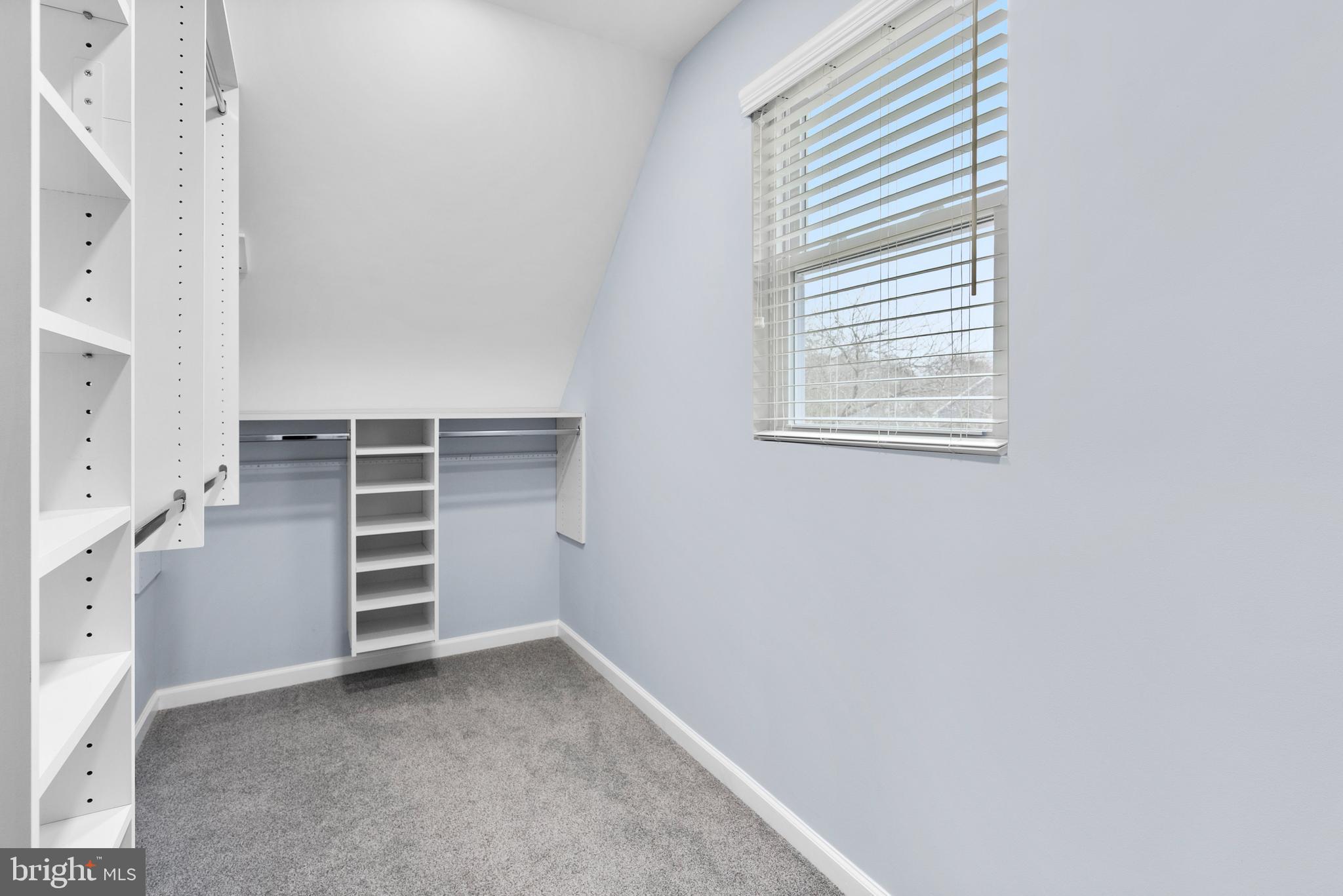 COUNTRY CLUB - Residential