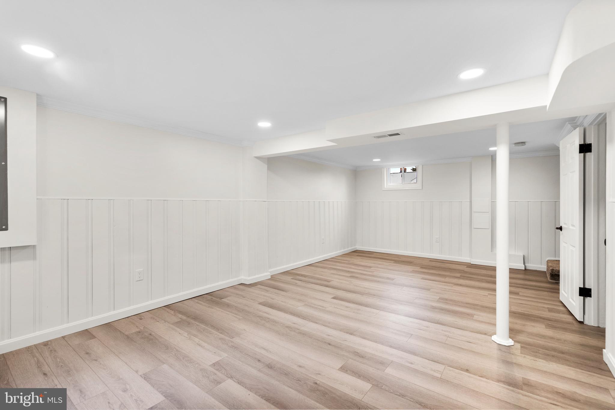 COUNTRY CLUB - Residential