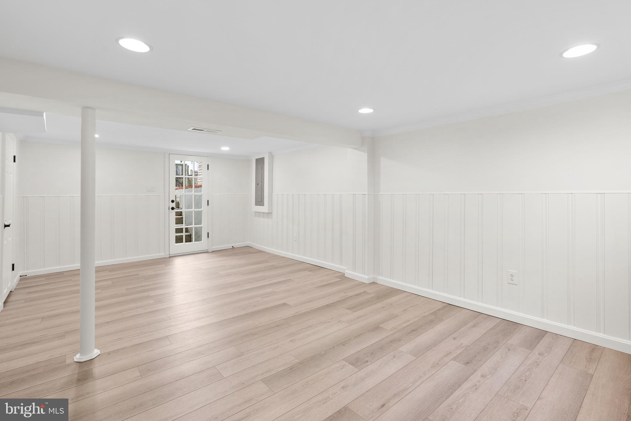 COUNTRY CLUB - Residential