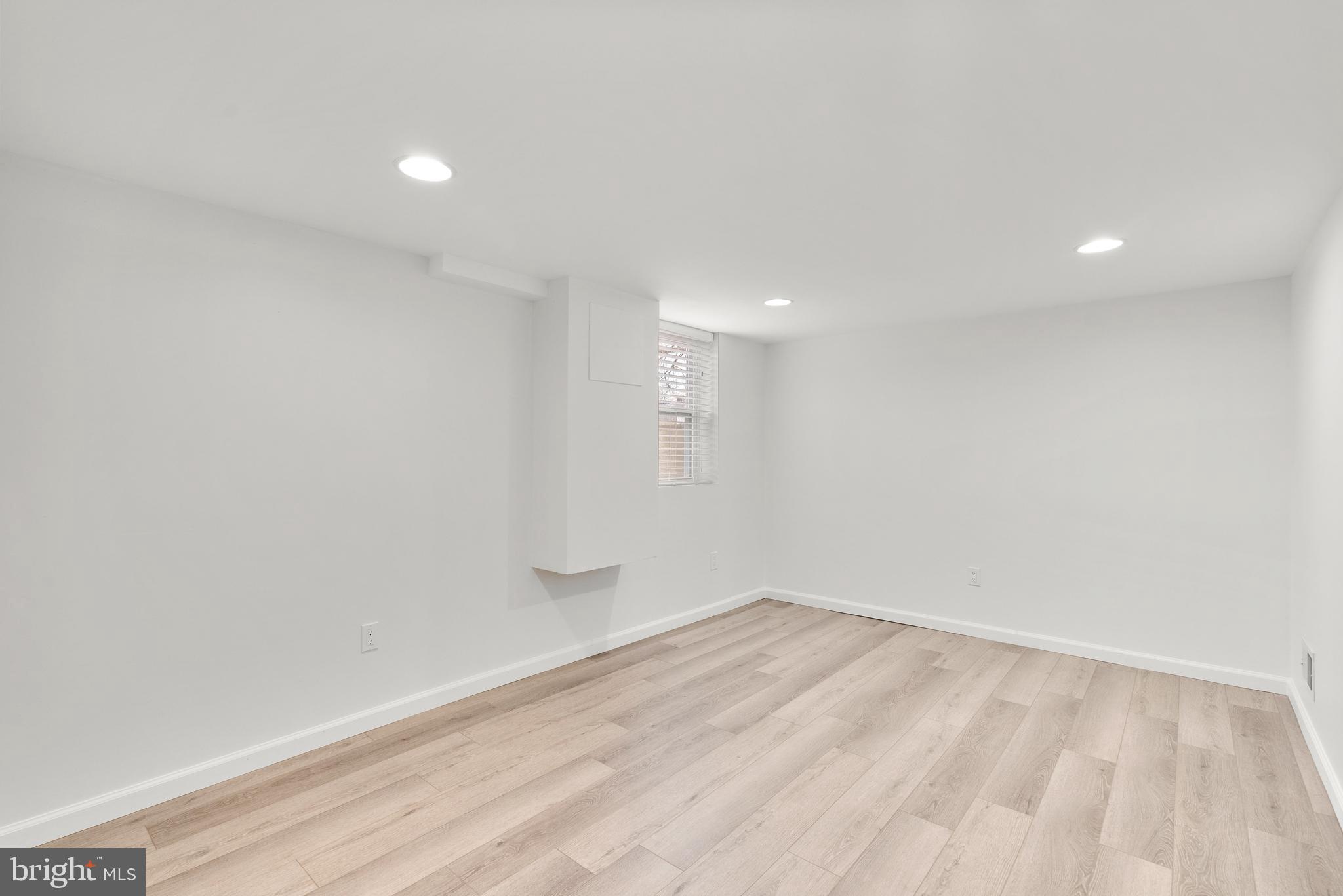 COUNTRY CLUB - Residential