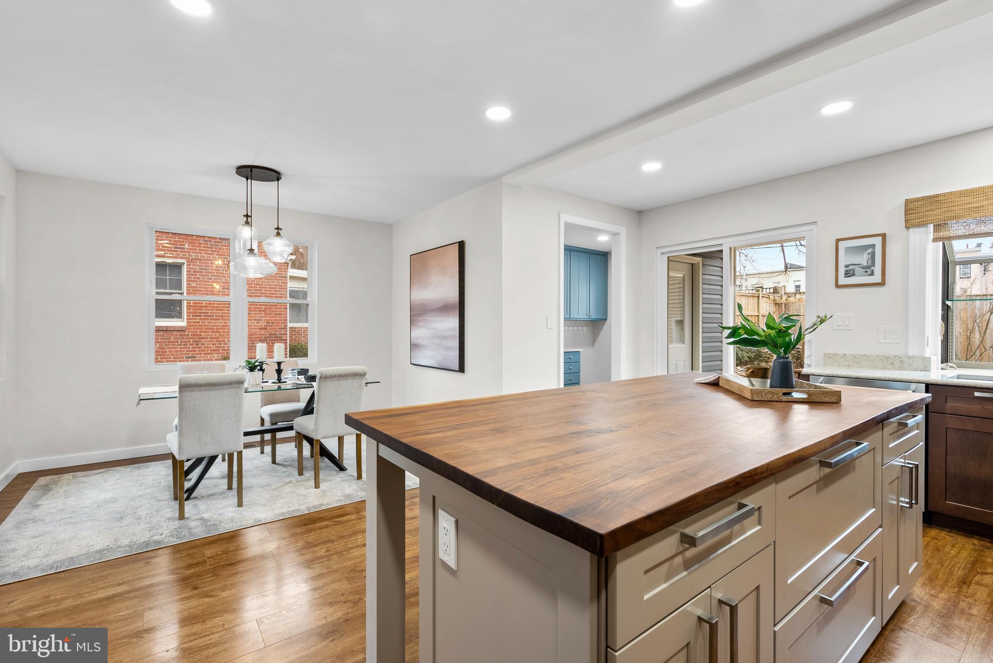 COUNTRY CLUB - Residential