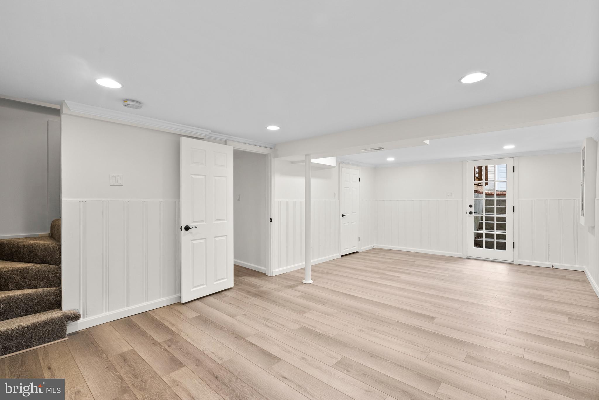 COUNTRY CLUB - Residential