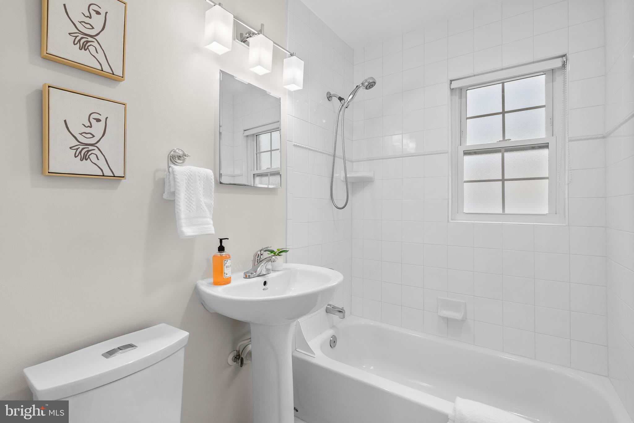 COUNTRY CLUB - Residential