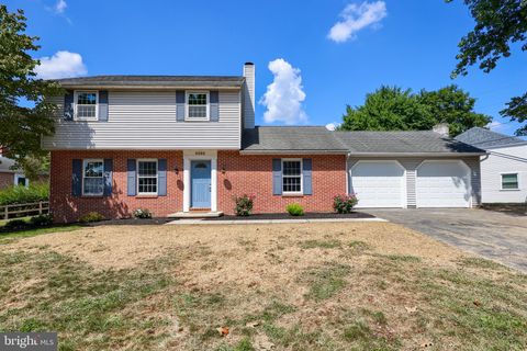 Photo of 6080 Parkridge Drive, EAST PETERSBURG, PA 17520 (MLS # PALA2075854)
