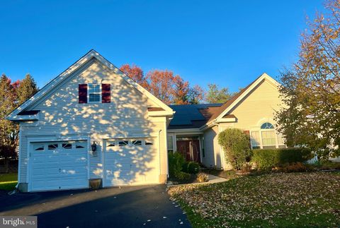 Photo of 43 Barbary Lane, COLUMBUS, NJ 08022 (MLS # NJBL2098976)