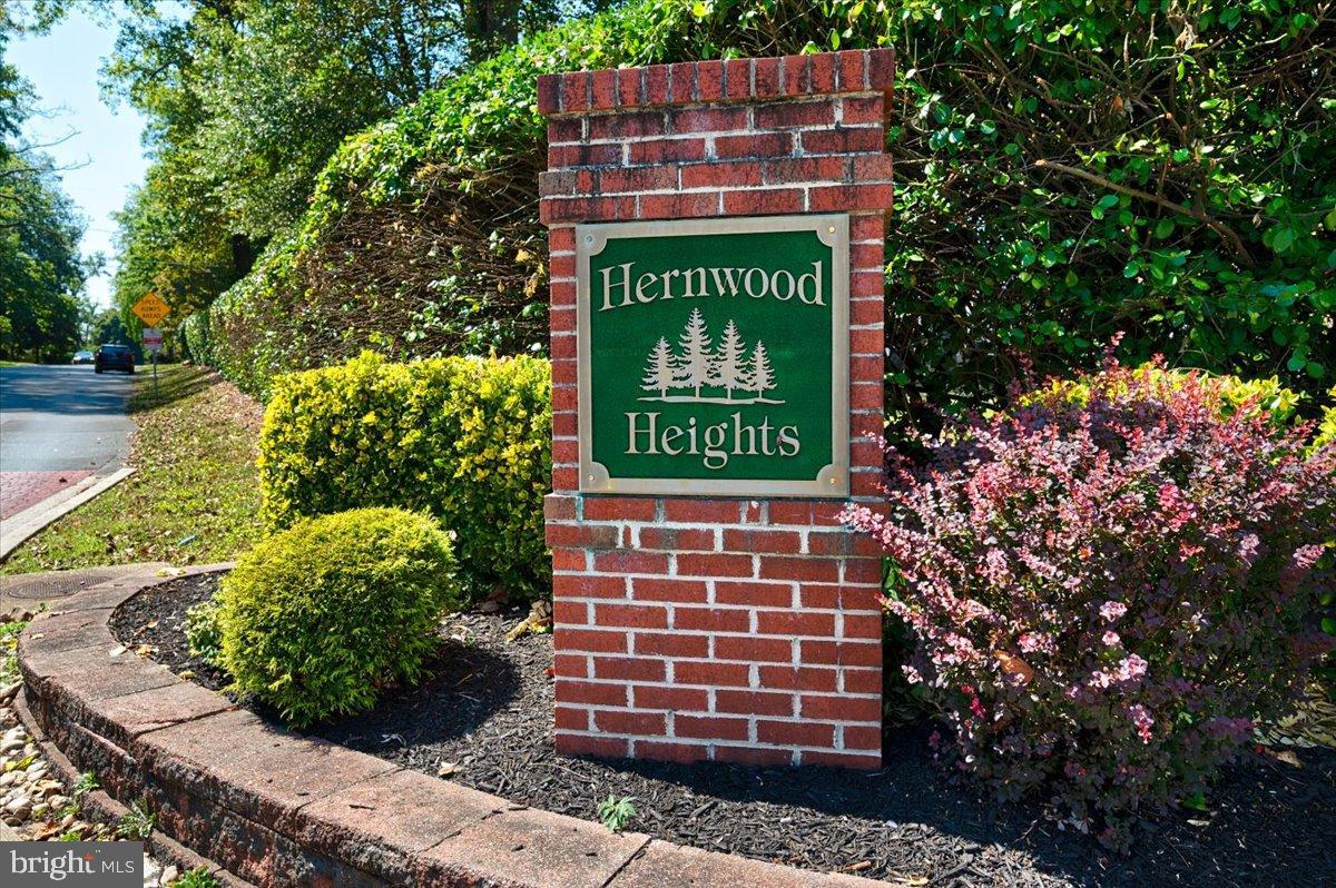 HERNWOOD HEIGHTS - Residential