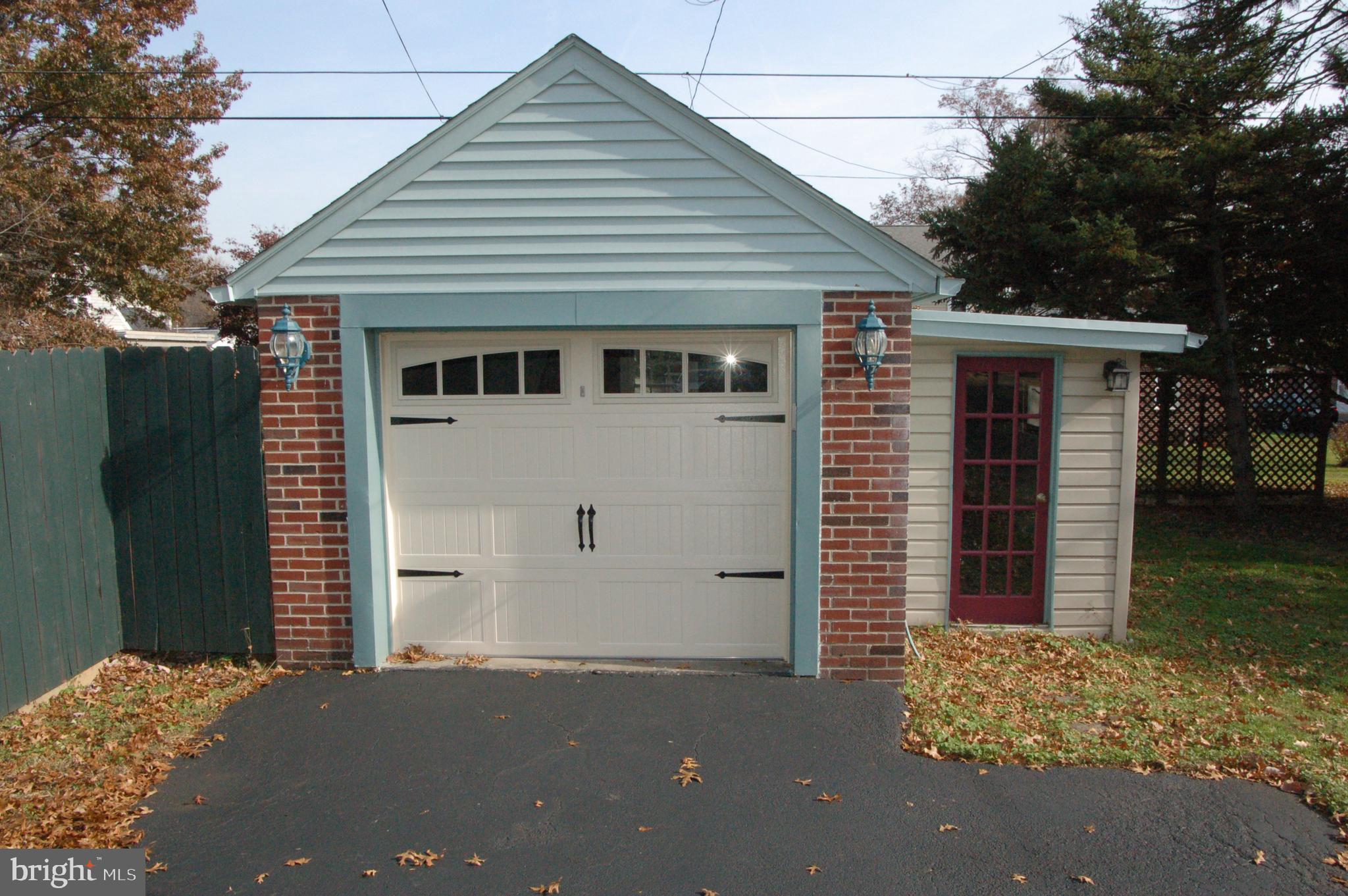 MANOR RIDGE - Residential