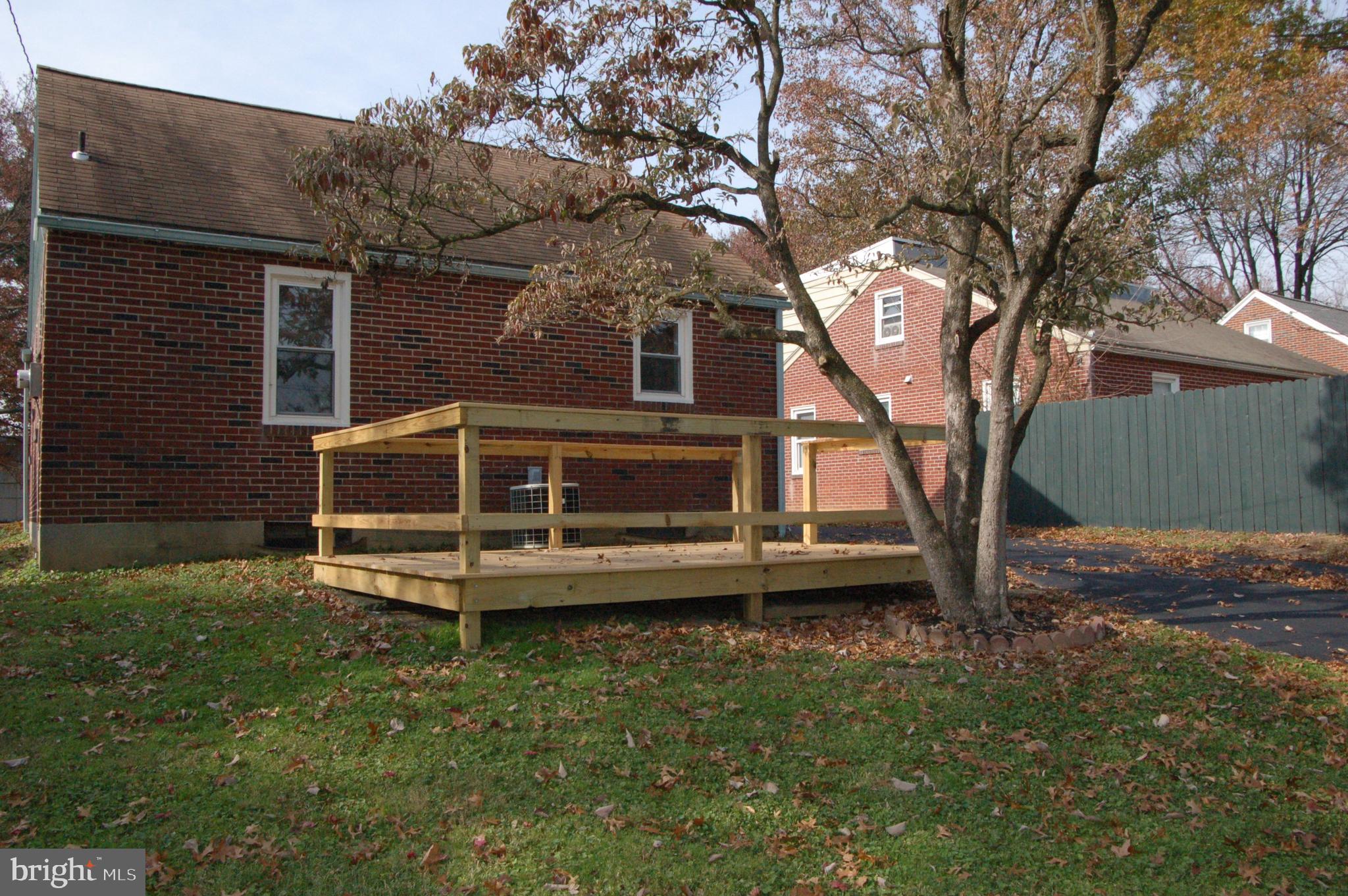 MANOR RIDGE - Residential
