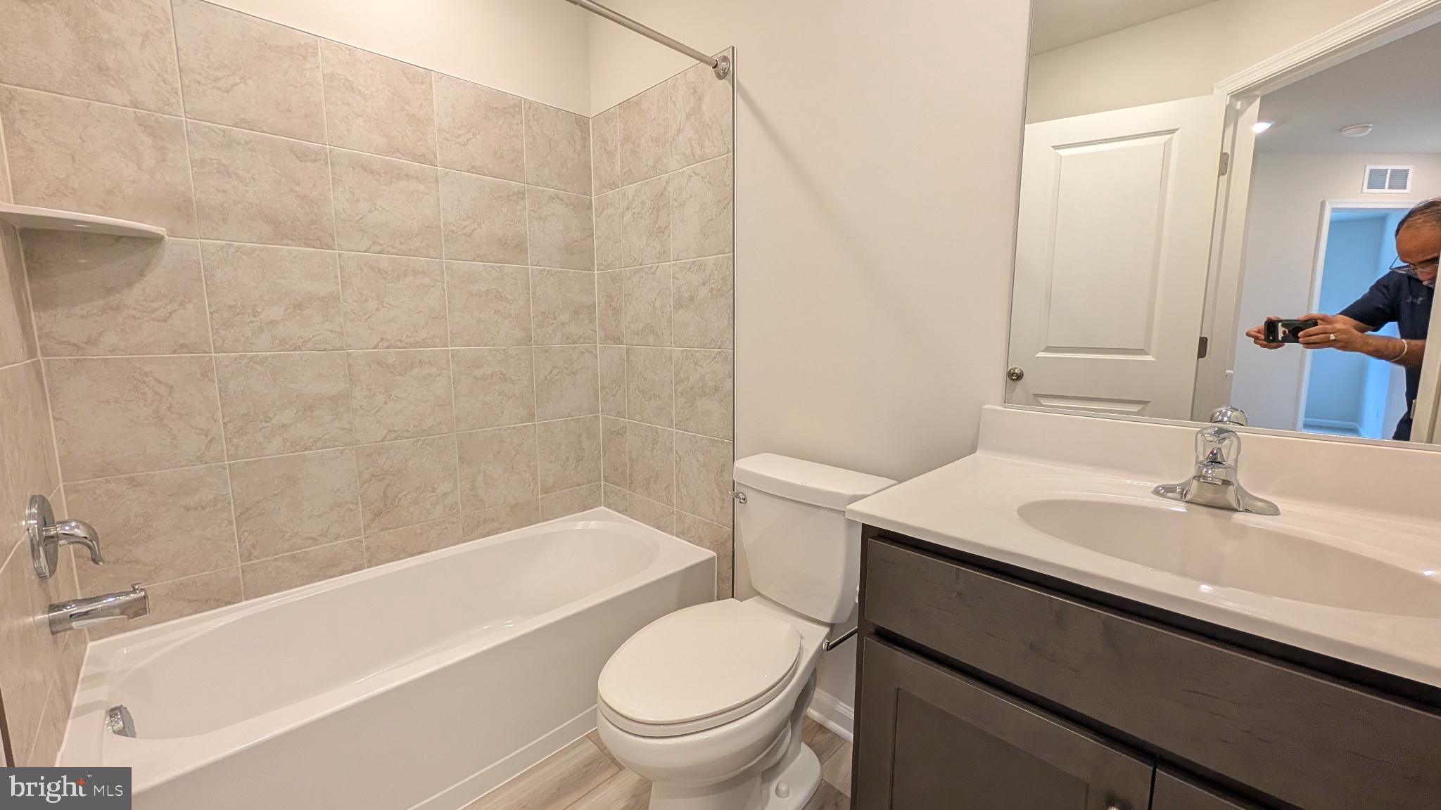 RED CLOVER MEADOWS - Residential Lease