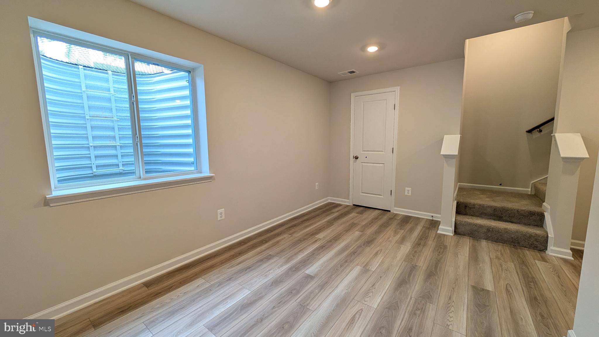 RED CLOVER MEADOWS - Residential Lease