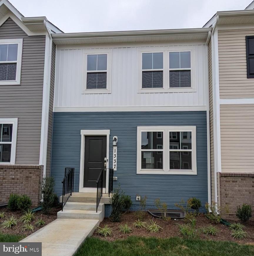 RED CLOVER MEADOWS - Residential Lease