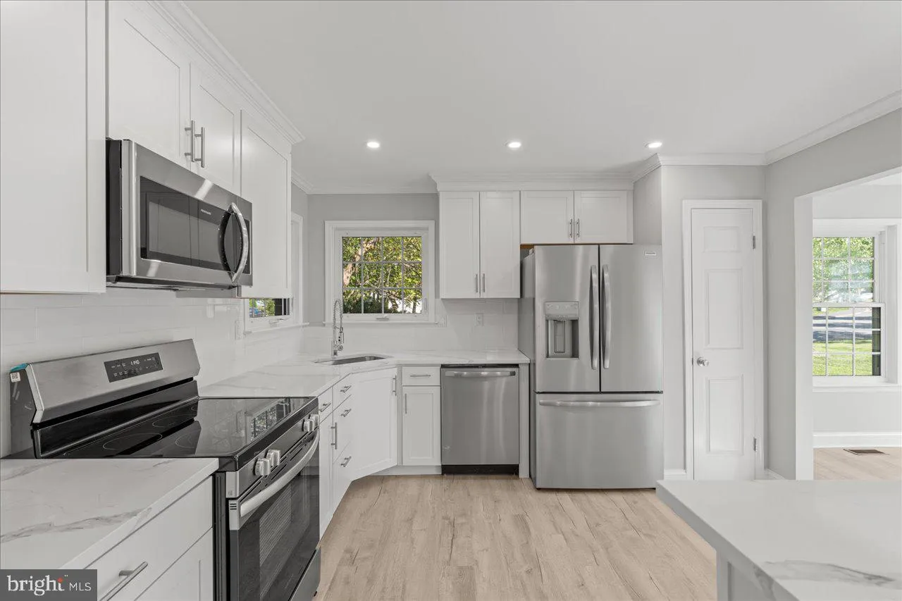 Monroe Township, New Jersey 08831, United States, 2 Bedrooms Bedrooms, ,2 BathroomsBathrooms,Residential,Active,45052