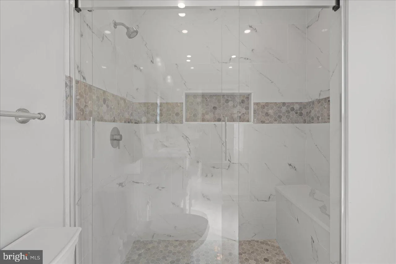 Monroe Township, New Jersey 08831, United States, 2 Bedrooms Bedrooms, ,2 BathroomsBathrooms,Residential,Active,45052