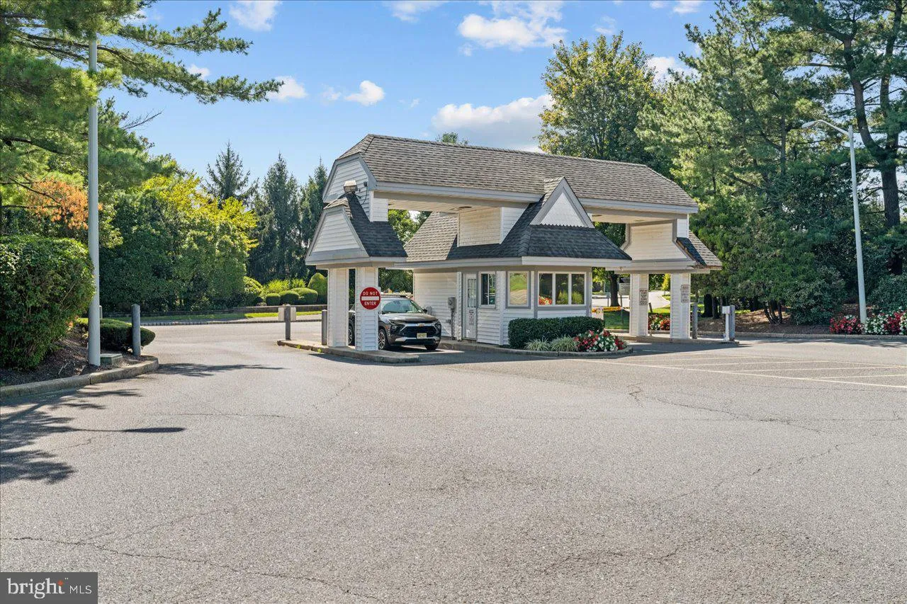 Monroe Township, New Jersey 08831, United States, 2 Bedrooms Bedrooms, ,2 BathroomsBathrooms,Residential,Active,45052