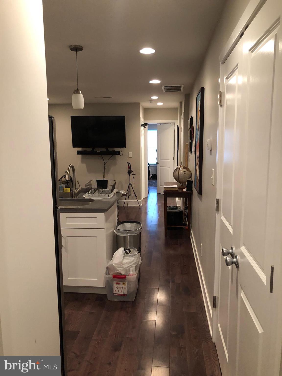 2339 W THOMPSON STREET