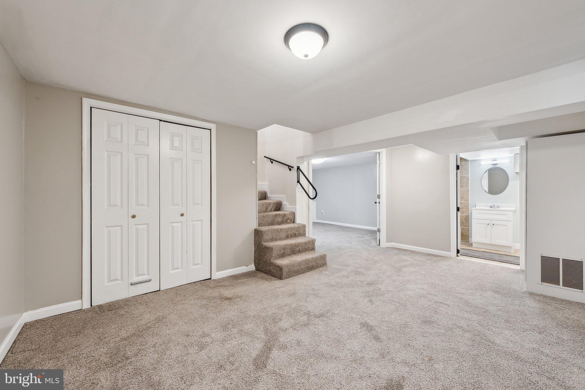 VIRGINIA HILLS - Residential