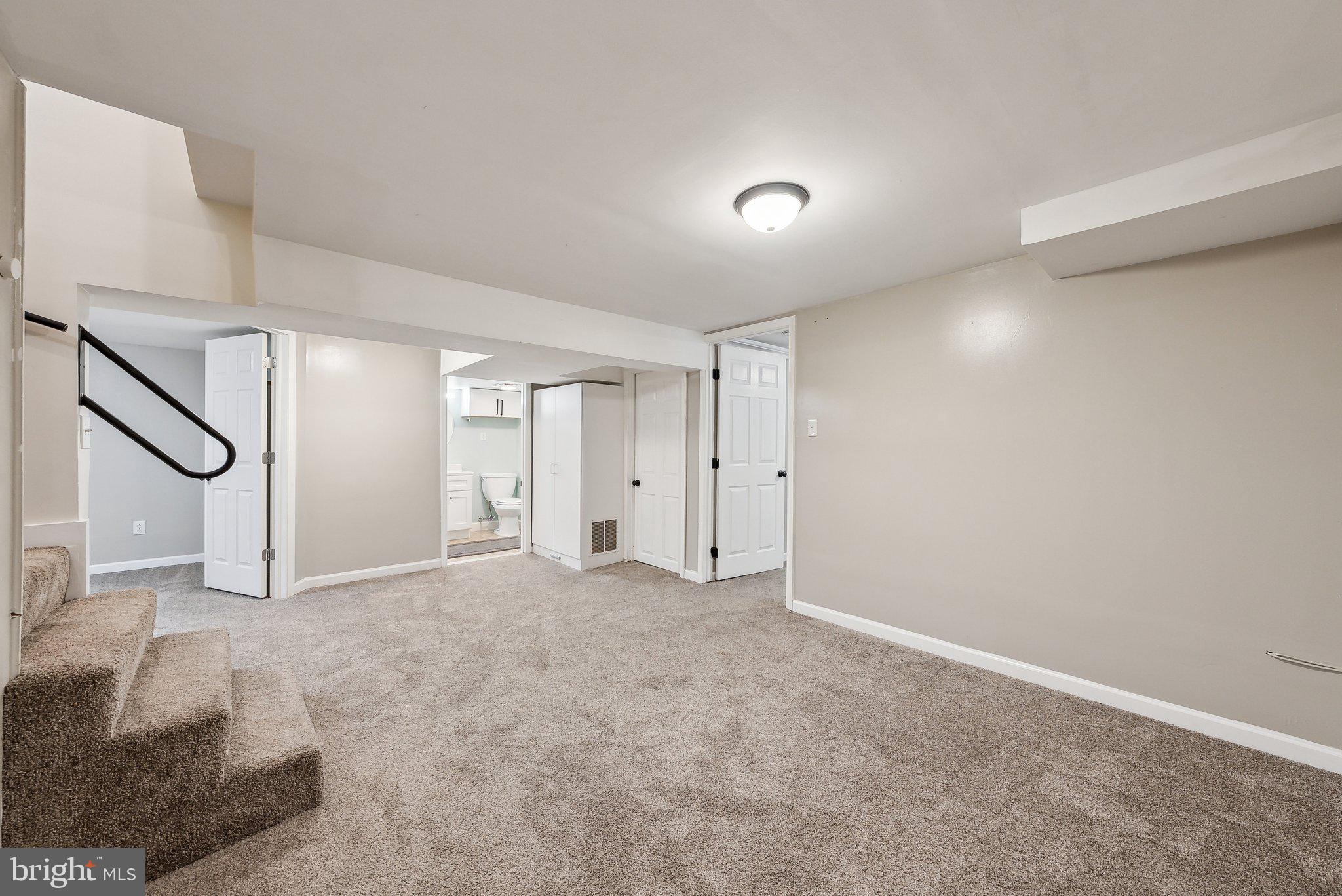 VIRGINIA HILLS - Residential