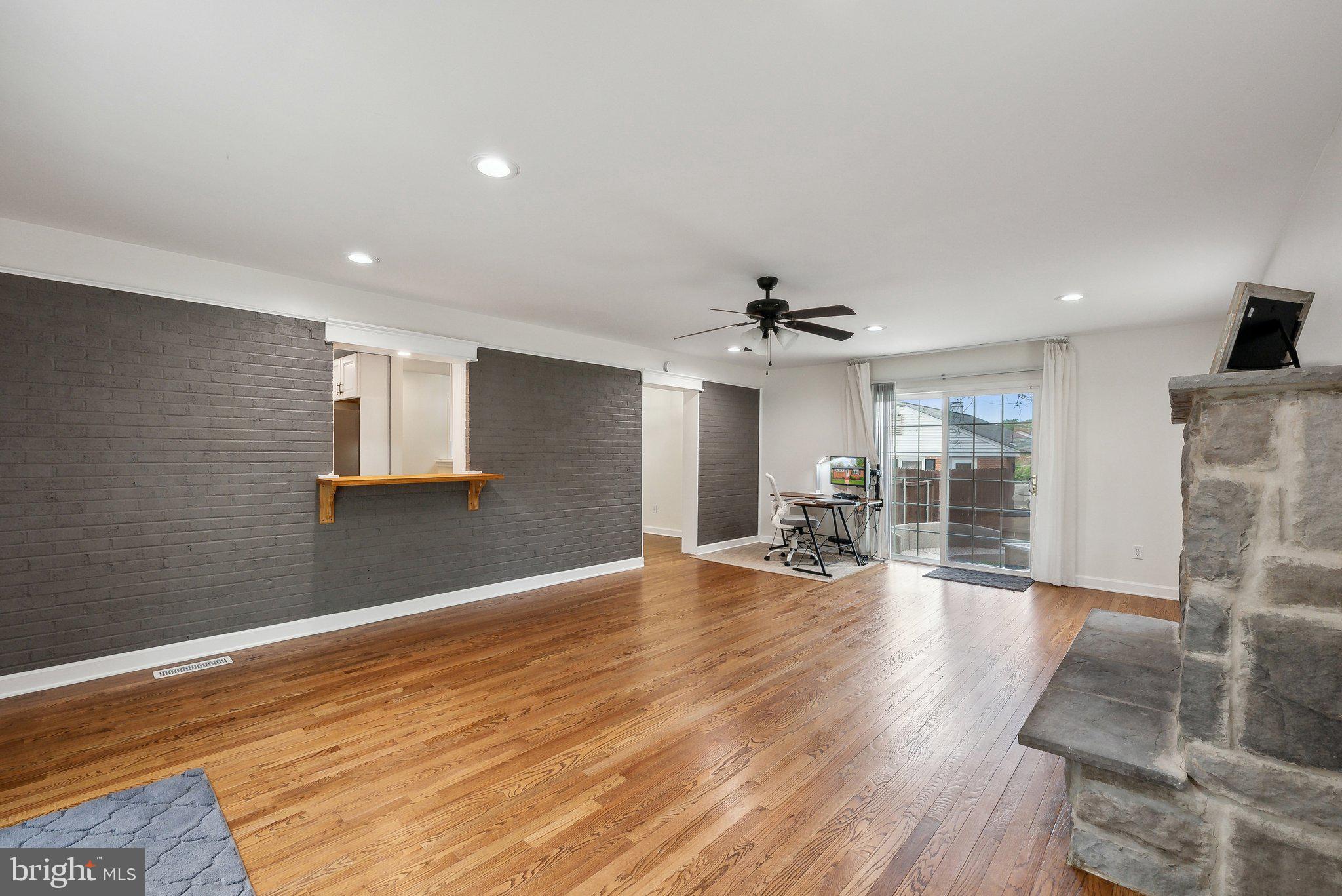 VIRGINIA HILLS - Residential