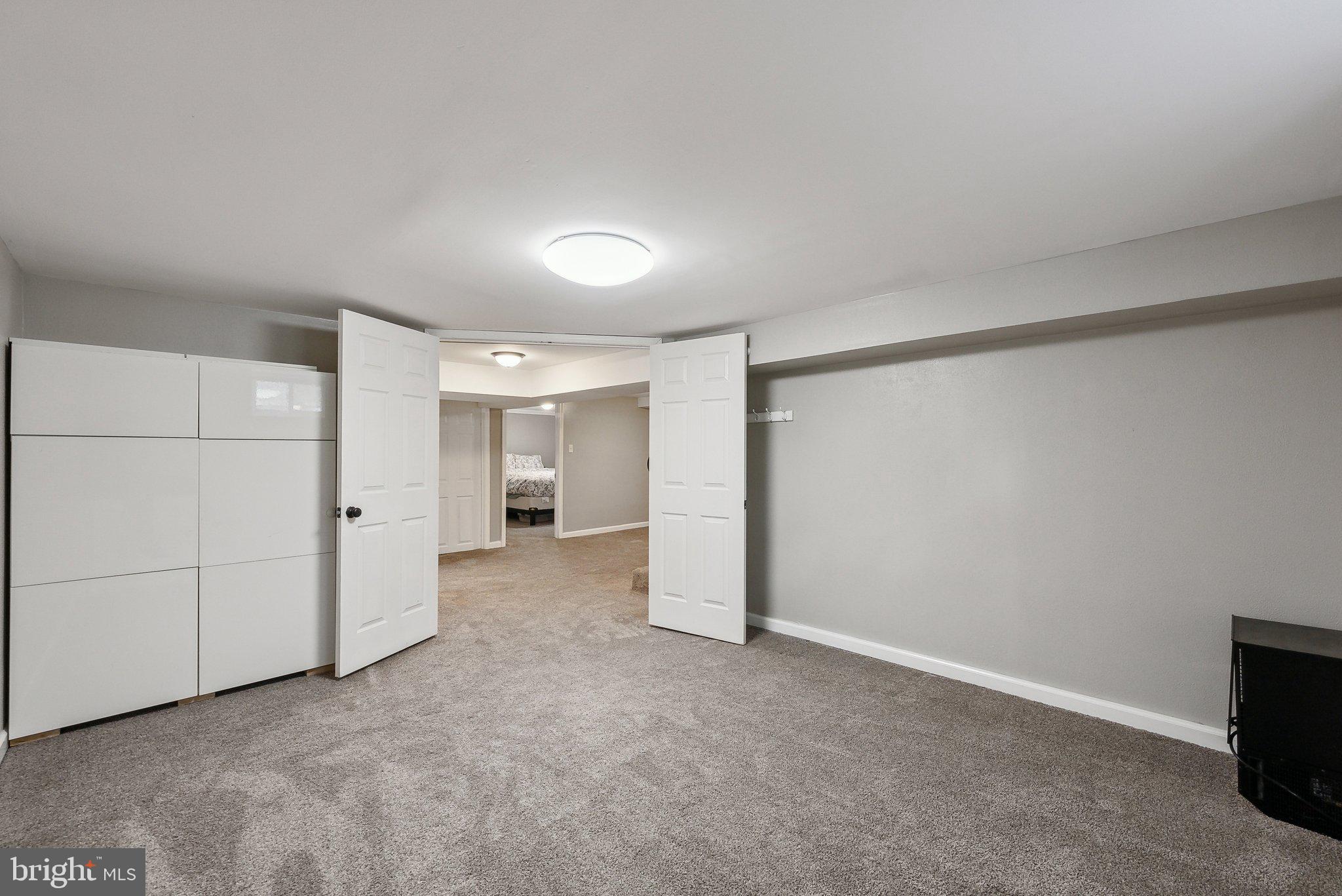 VIRGINIA HILLS - Residential