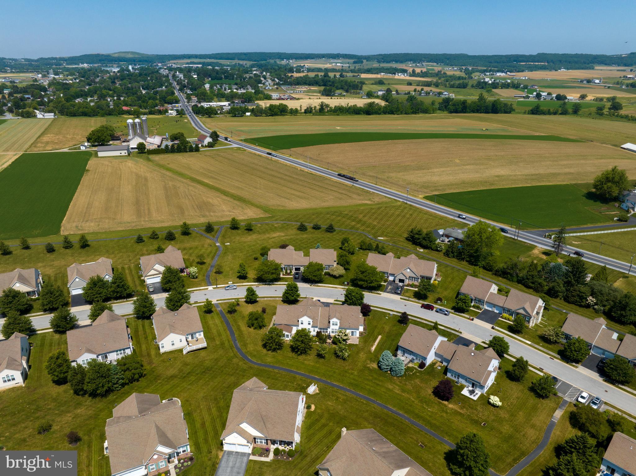 KNOB HILL FARMS - Residential