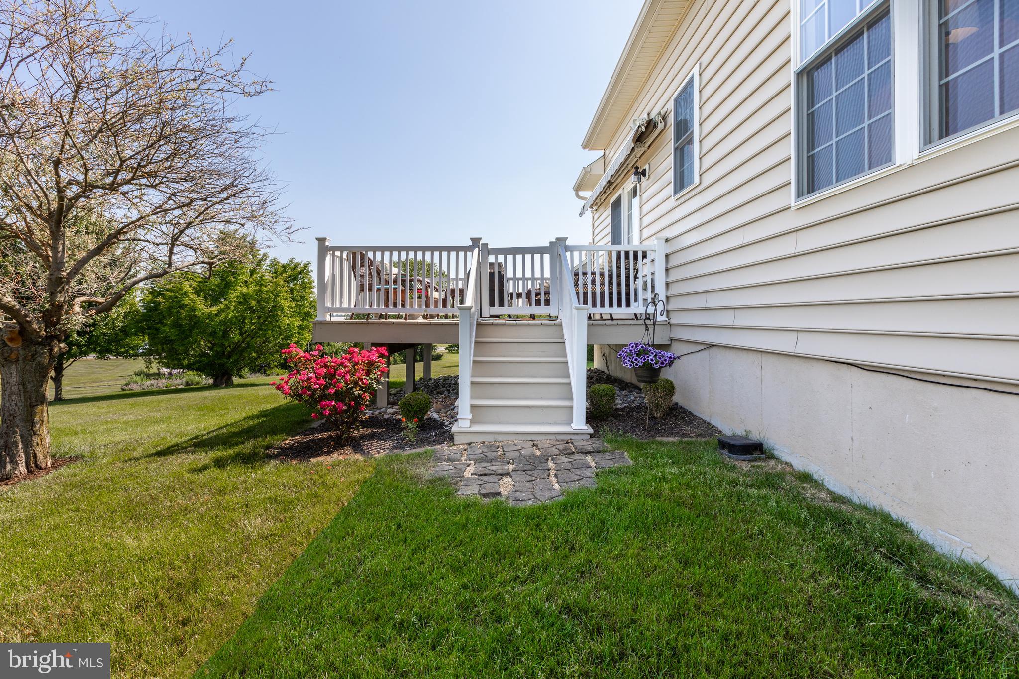 KNOB HILL FARMS - Residential