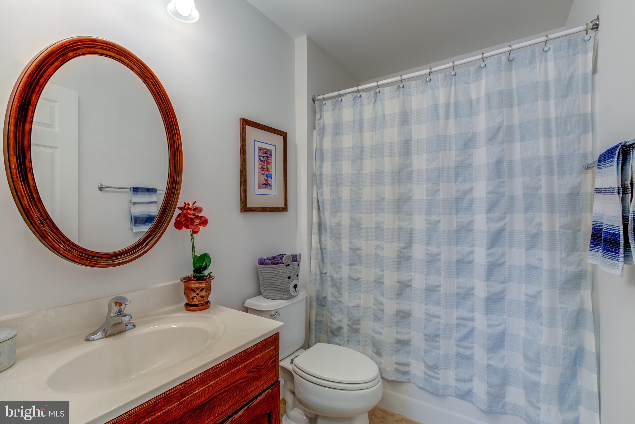 KNOB HILL FARMS - Residential