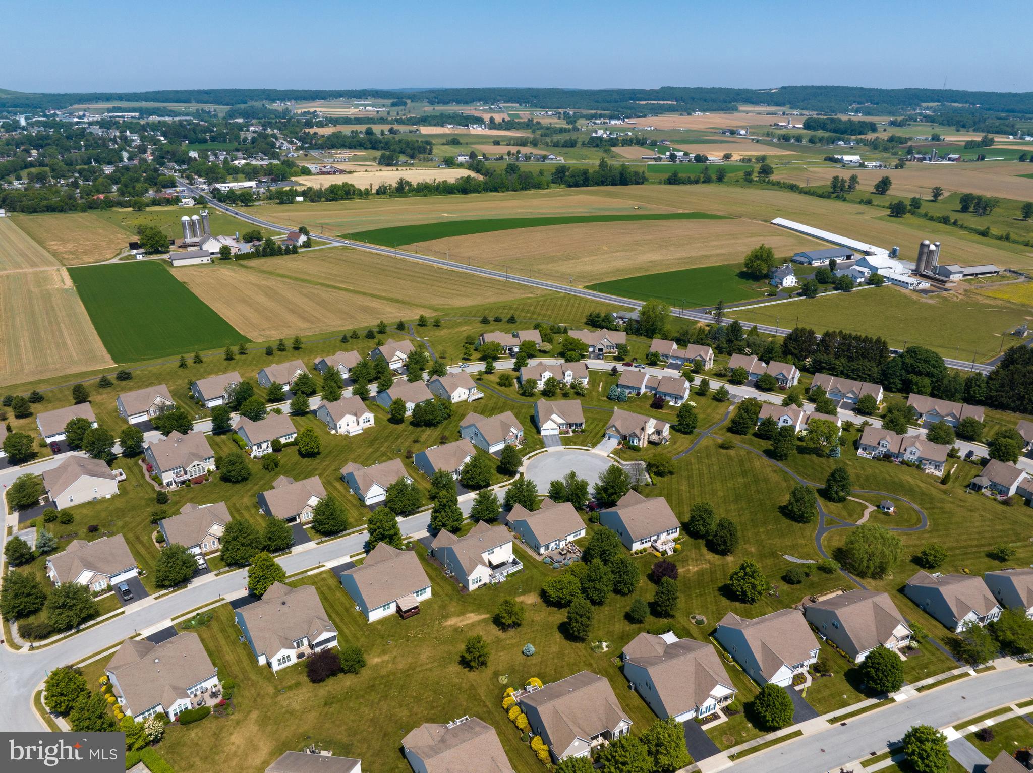 KNOB HILL FARMS - Residential