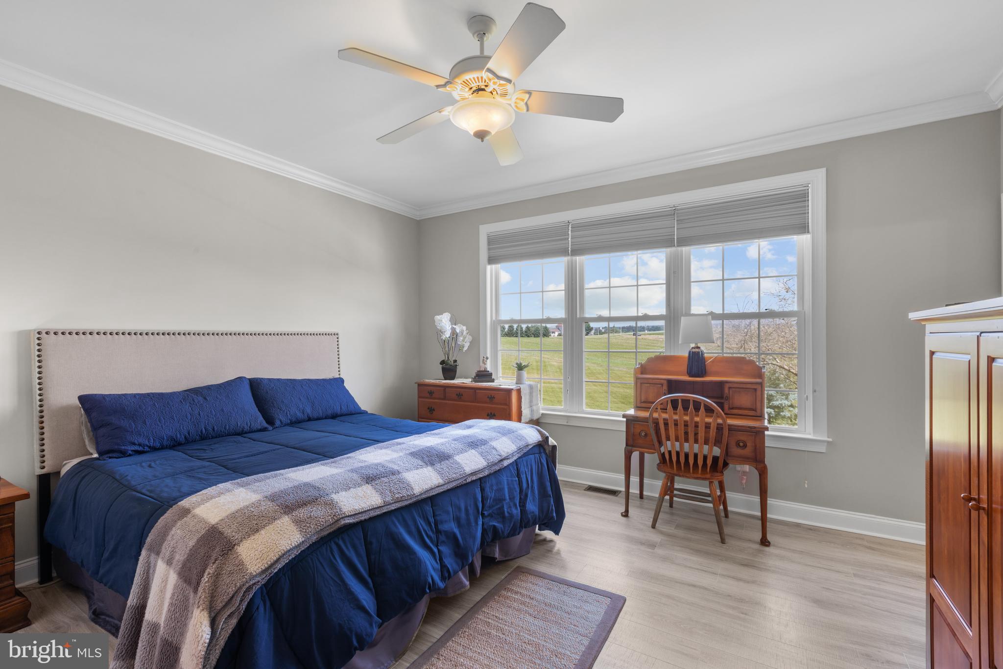 KNOB HILL FARMS - Residential