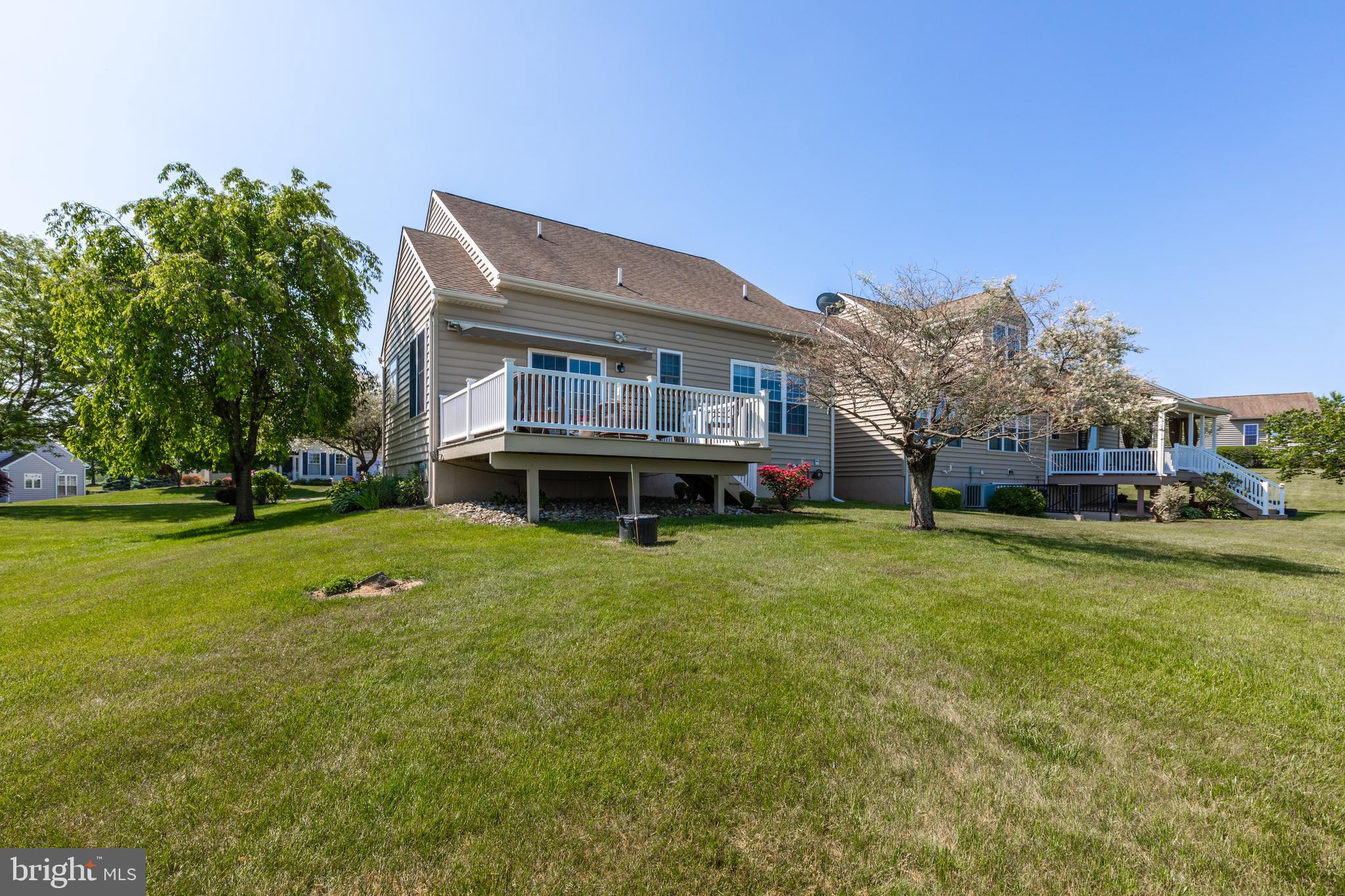 KNOB HILL FARMS - Residential