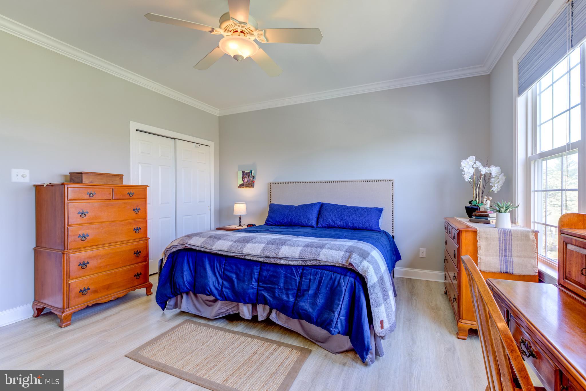 KNOB HILL FARMS - Residential