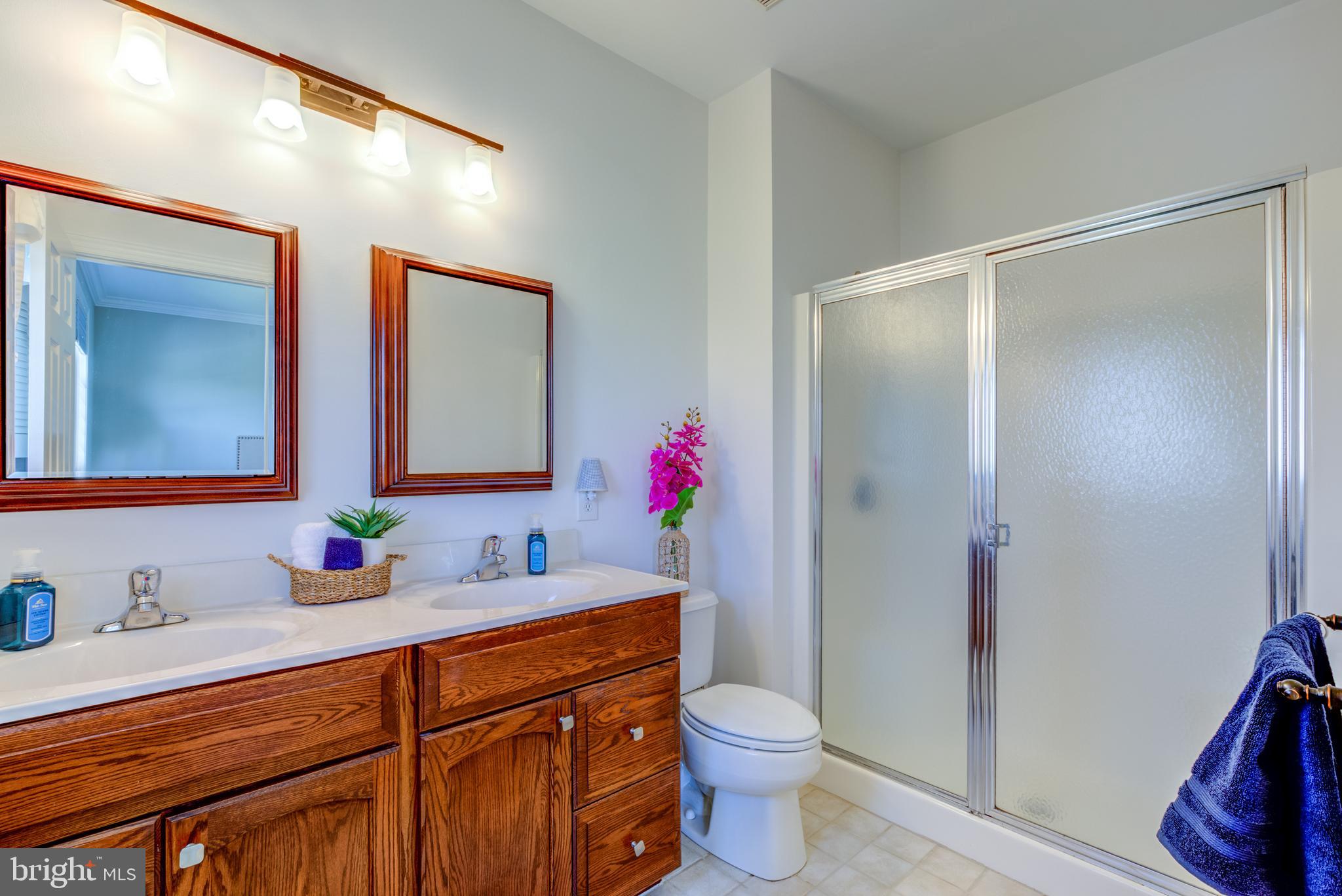 KNOB HILL FARMS - Residential