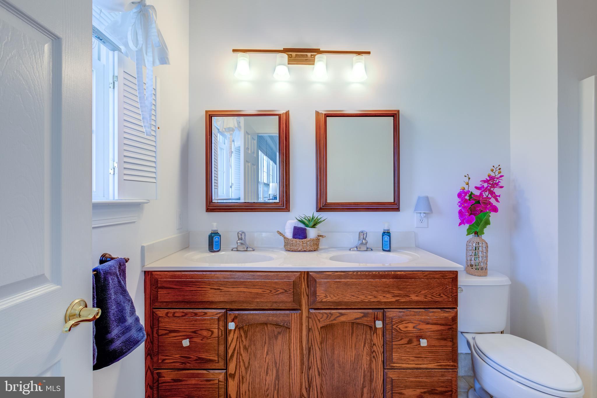 KNOB HILL FARMS - Residential