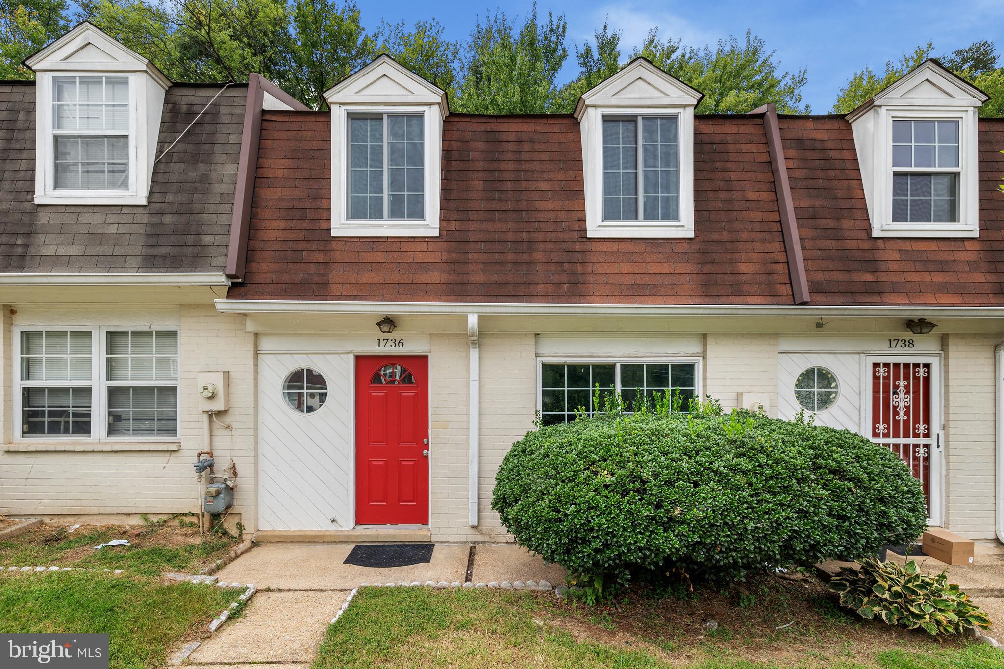 1736 DUTCH VILLAGE DRIVE N-371