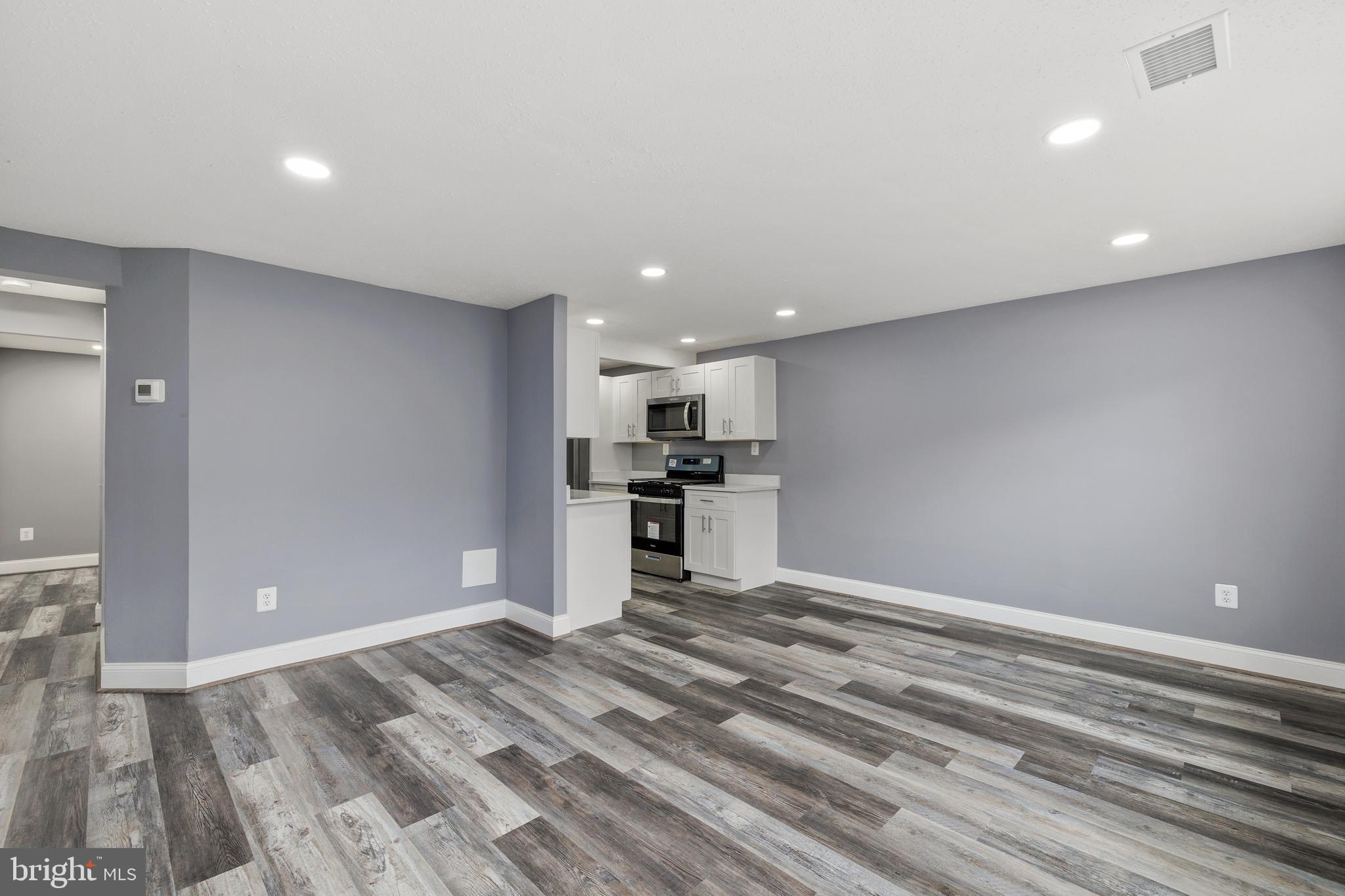 1736 DUTCH VILLAGE DRIVE N-371