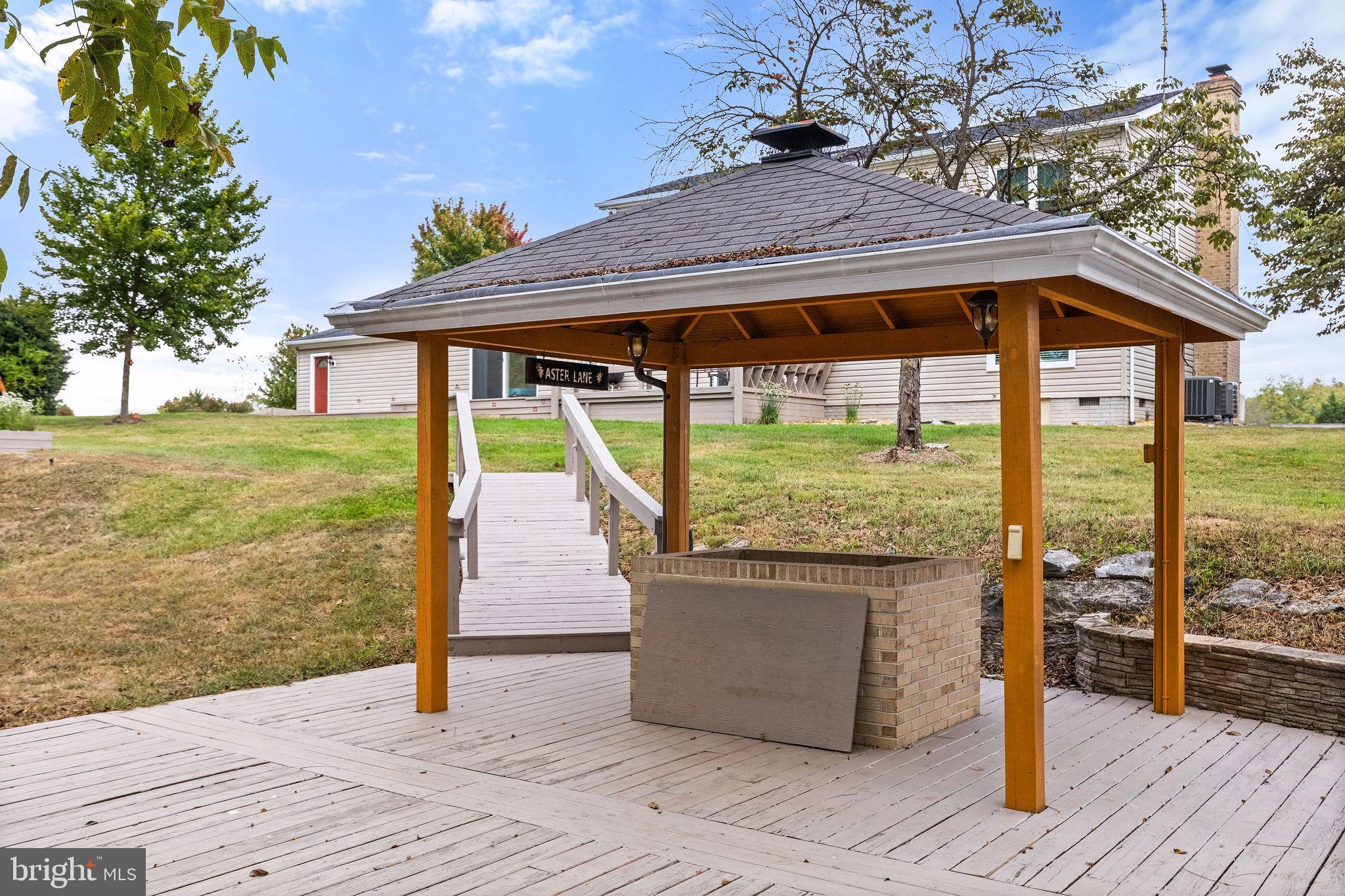 SHEPHERD WEST - Residential