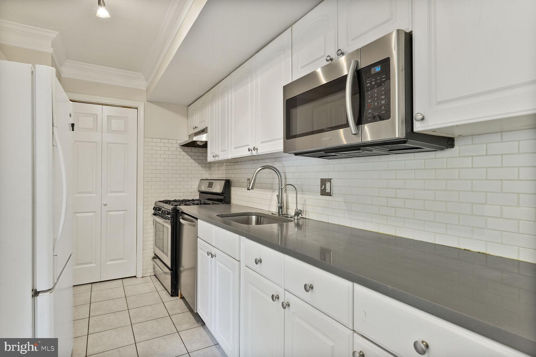 TIMBERLANE VILLAGE GARDEN CONDOMINIUMS - Residential