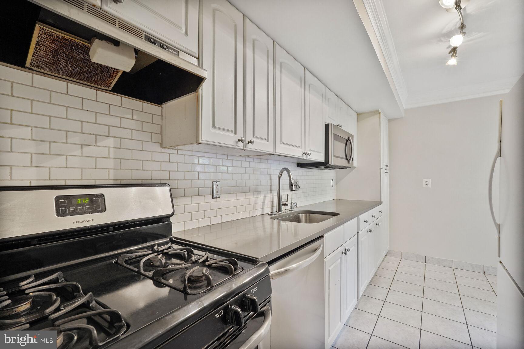 TIMBERLANE VILLAGE GARDEN CONDOMINIUMS - Residential