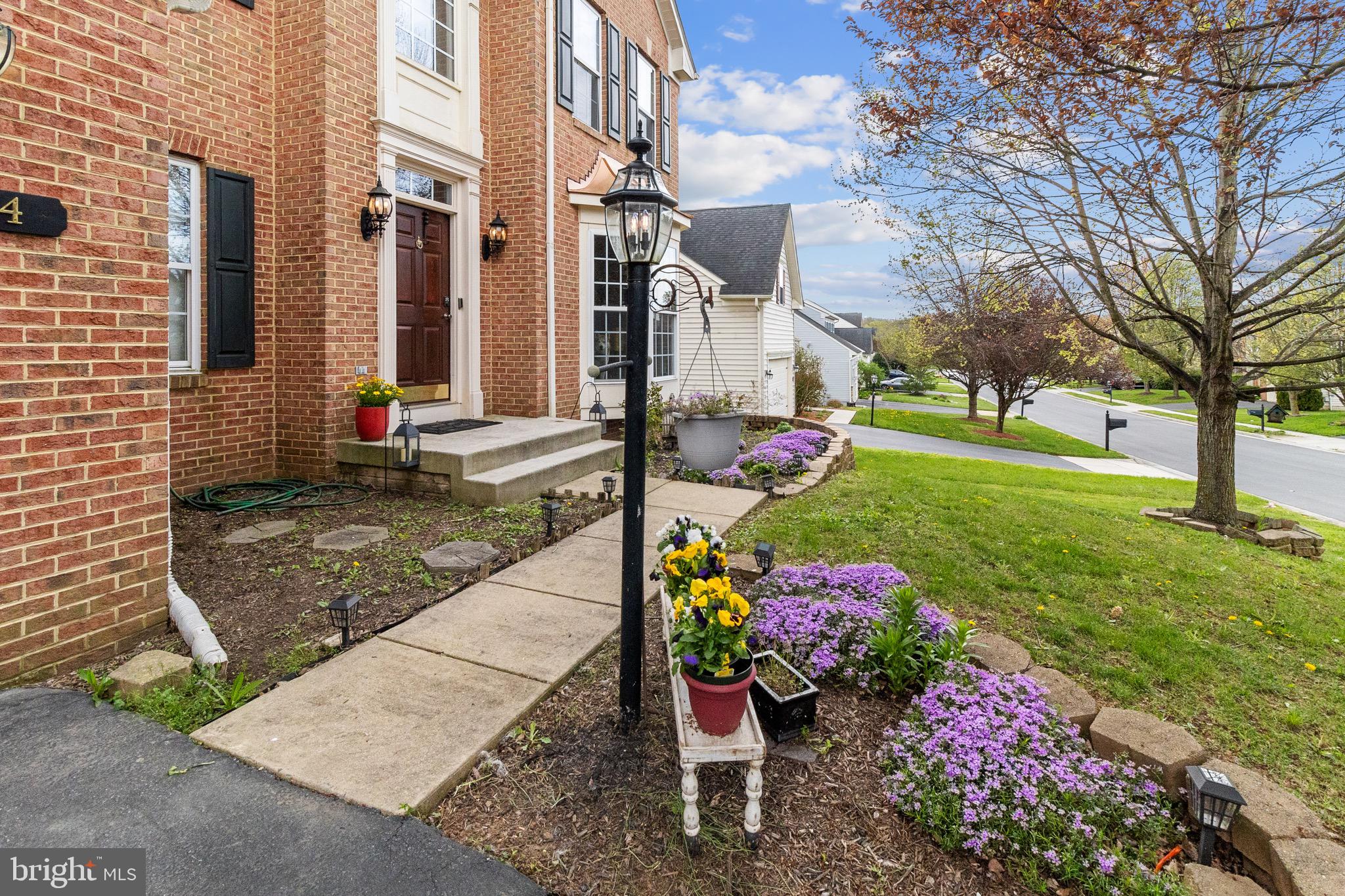 ARCHERS ROCK - Residential