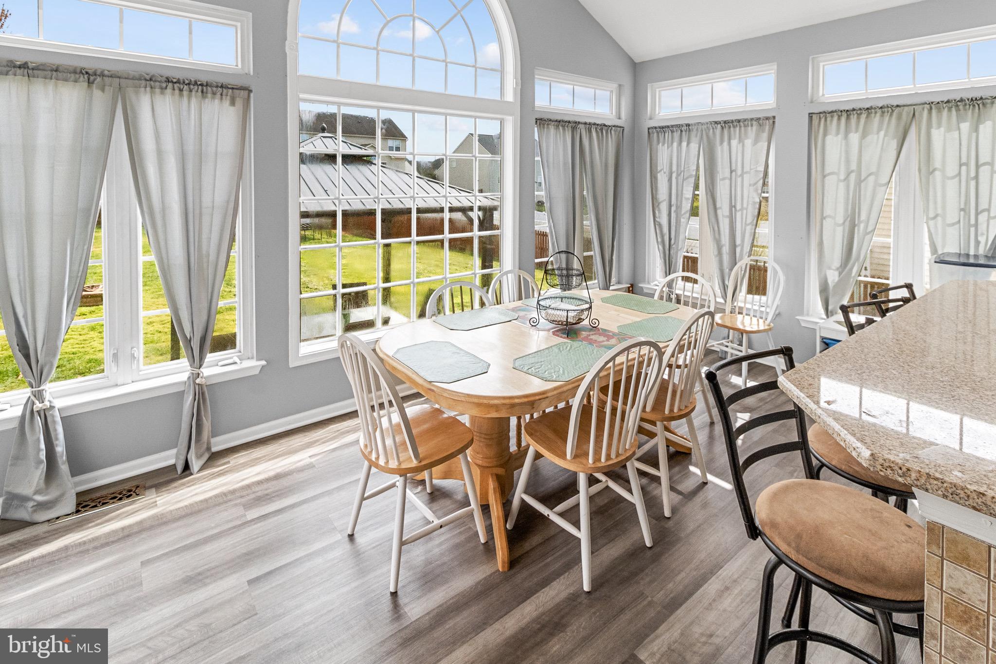 ARCHERS ROCK - Residential