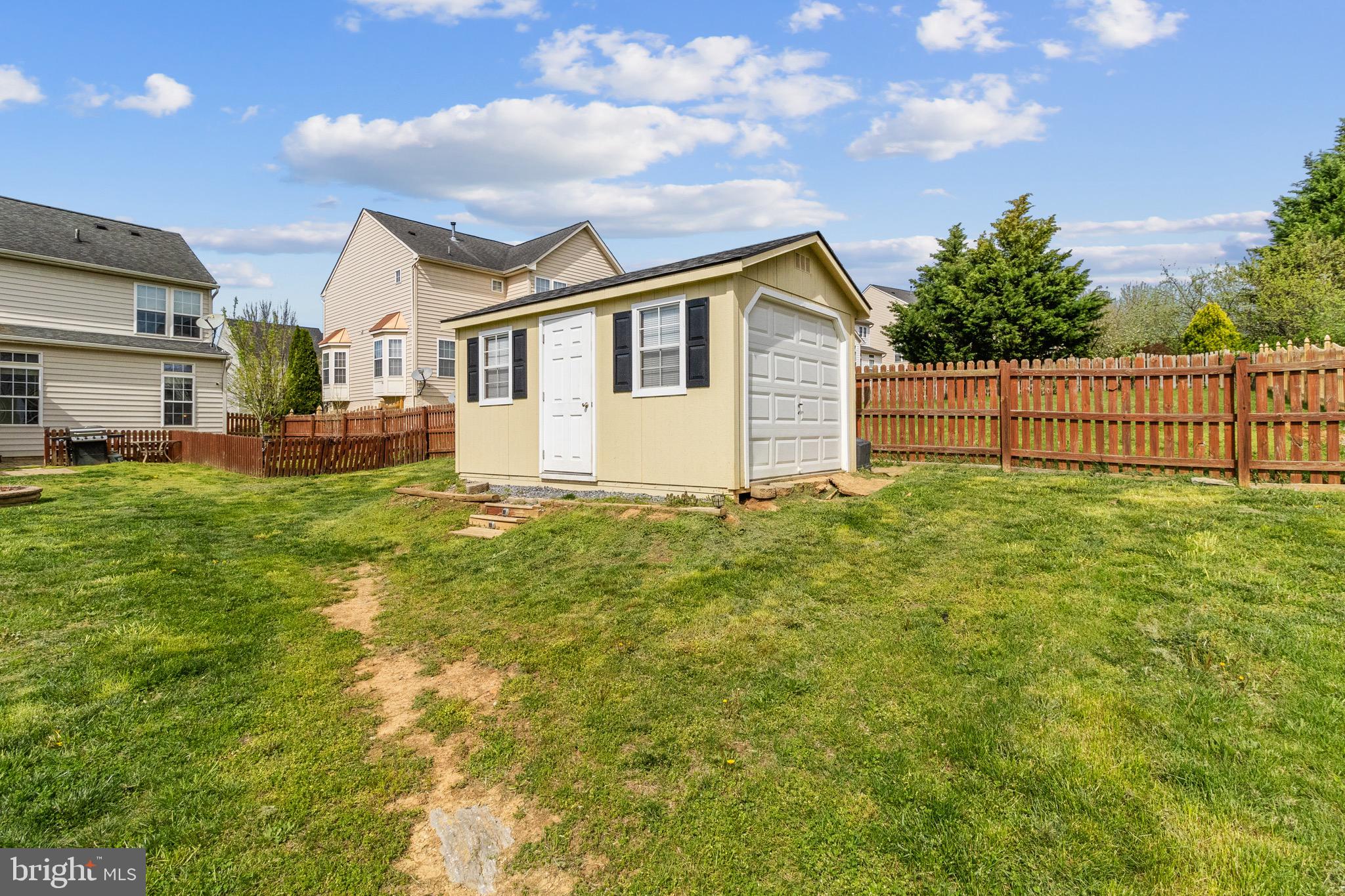 ARCHERS ROCK - Residential