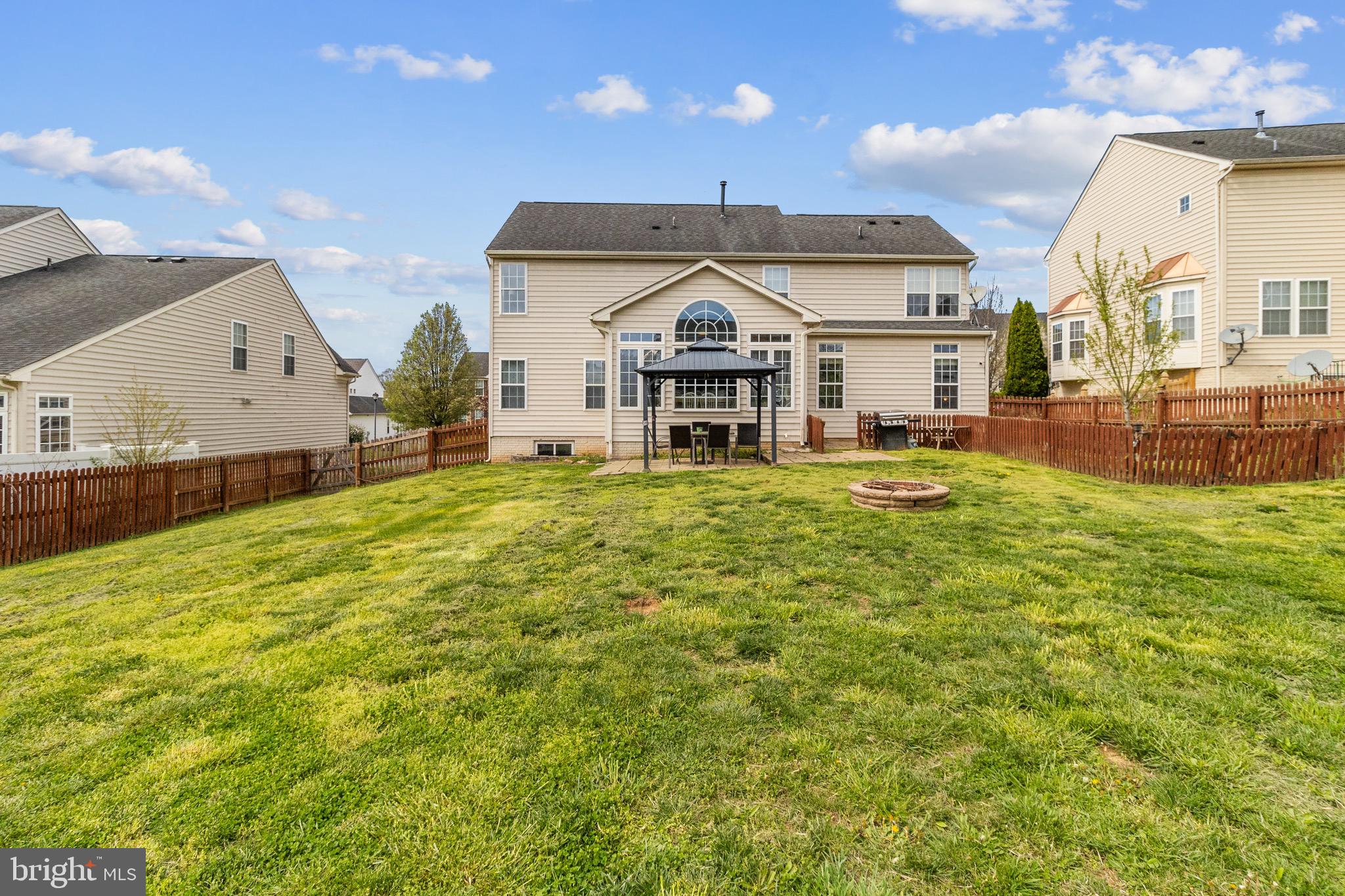 ARCHERS ROCK - Residential