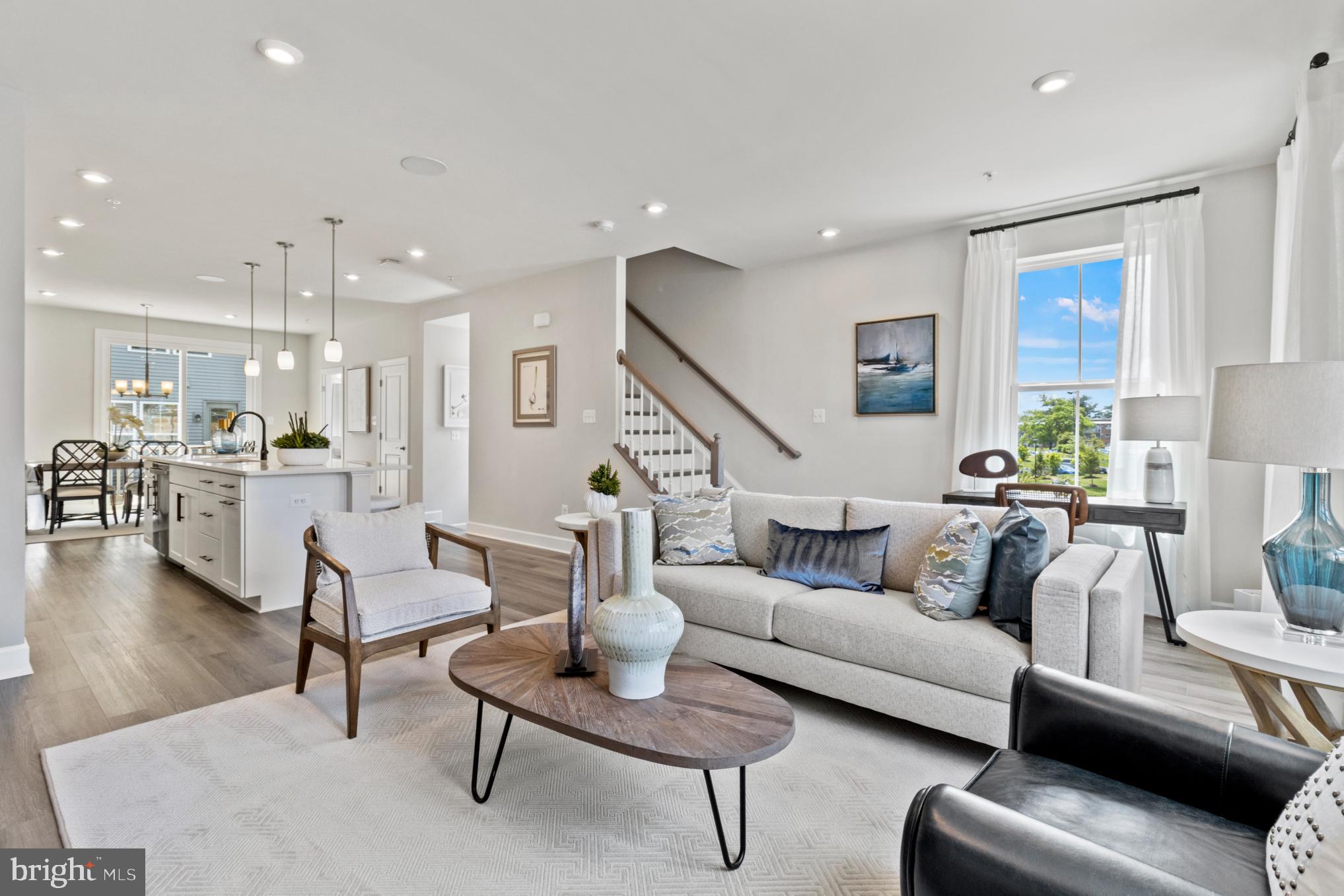 GATEWAY WEST - Residential