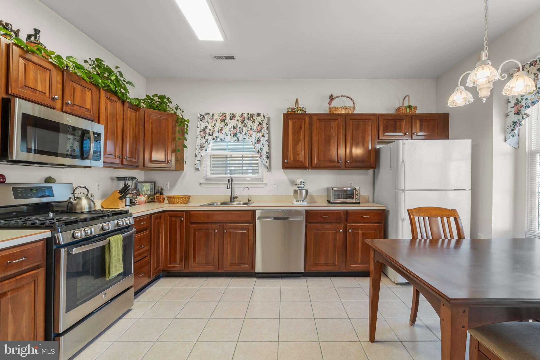 LEISURETOWNE - Residential