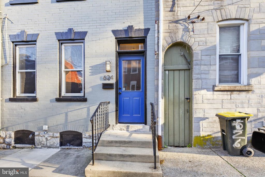 Photo of 624 Saint Joseph St, LANCASTER, PA 17603 (MLS # PALA2083276)